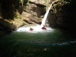 Exploration Aquatique et Aventures Nature à Grenoble : Découvrez le canyoning en toute simplicité